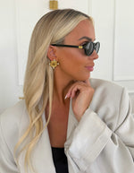 Load image into Gallery viewer, PEARL COIN EARRINGS
