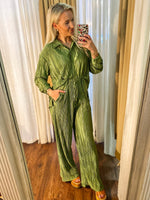 Load image into Gallery viewer, So Content Pleated Hunter Green Button Down Blouse &amp; Pants Set
