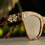 Load image into Gallery viewer, Hawaii - Coconut Palm Tortoise Brown Sugar Gradient Diff Sunglasses - The White Lotus
