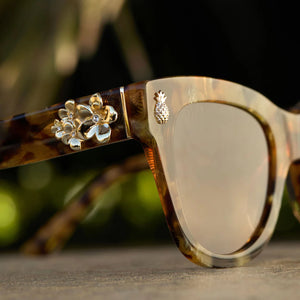 Hawaii - Coconut Palm Tortoise Brown Sugar Gradient Diff Sunglasses - The White Lotus
