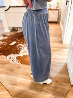 Load image into Gallery viewer, Laying Back Denim Blue Wash Wide Leg Pant
