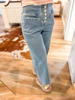 Load image into Gallery viewer, Classy Outing Light Cropped Denim
