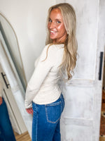 Load image into Gallery viewer, Ecru Ruched L/S Basic Top
