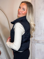 Load image into Gallery viewer, Impress Me Black &amp; Ivory Reversible Puffer Vest
