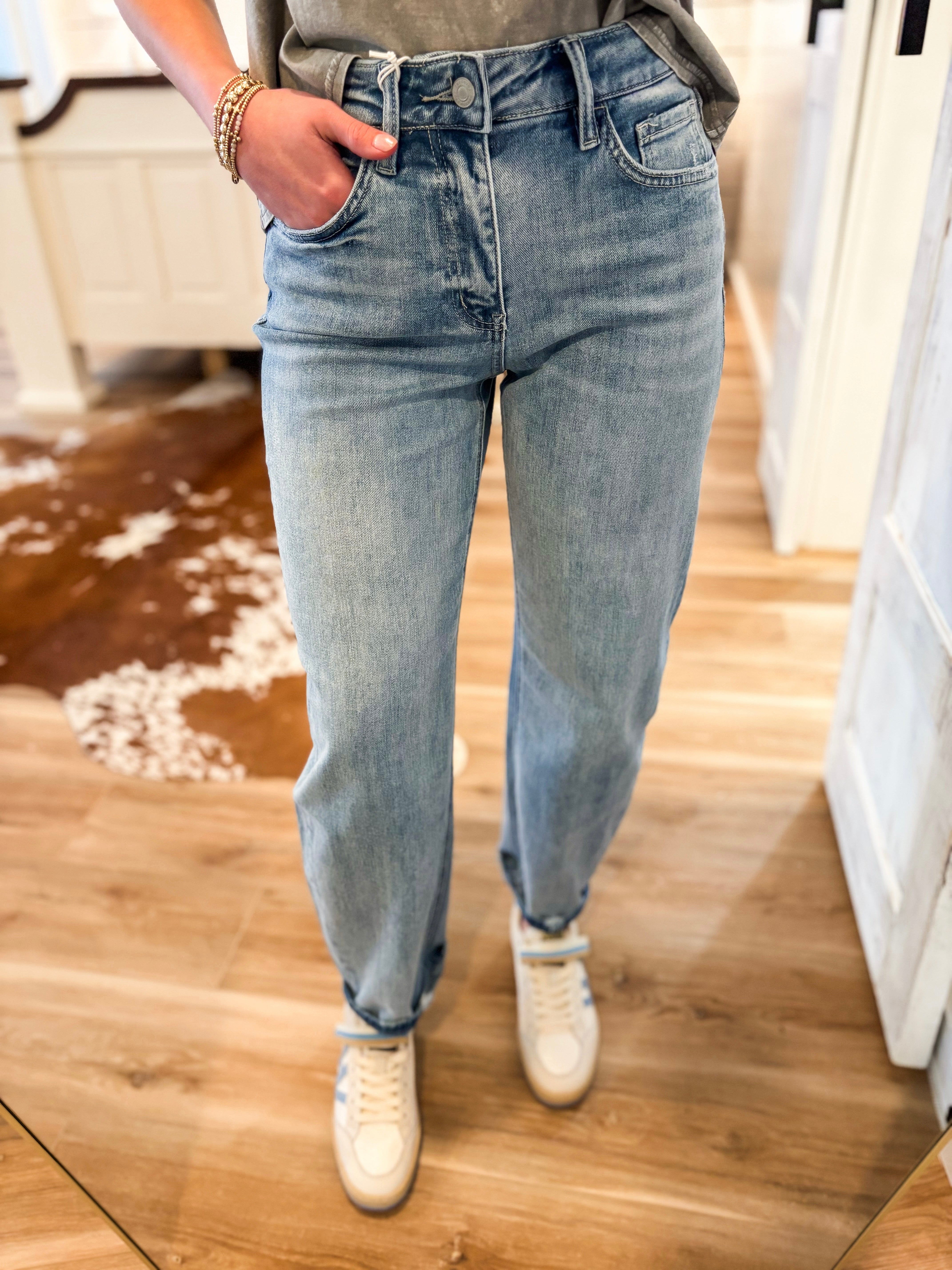 Suave Light Wash Barrel Vervet Denim