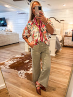 Load image into Gallery viewer, Day Out Floral Contrast THML Blouse

