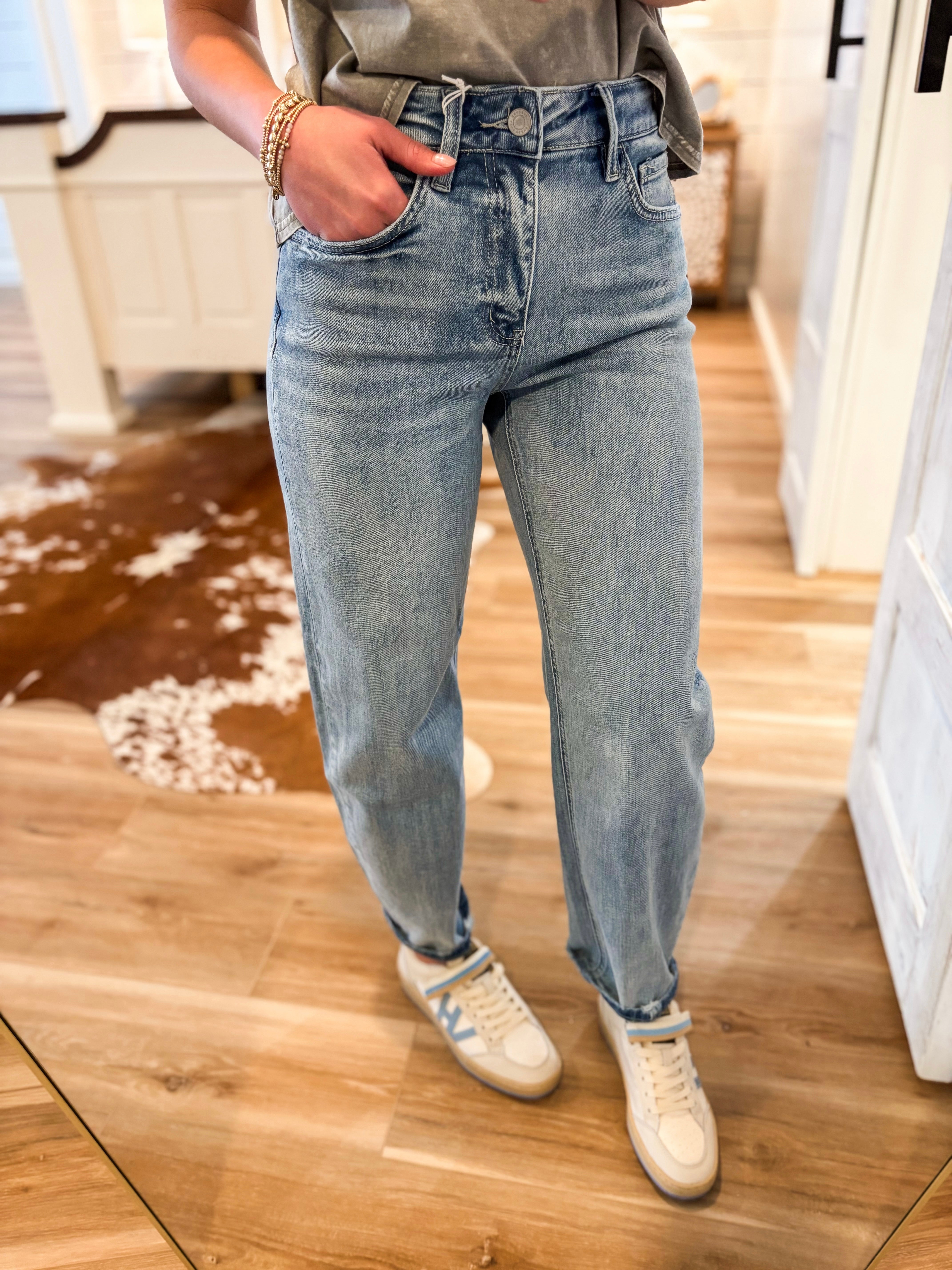 Suave Light Wash Barrel Vervet Denim
