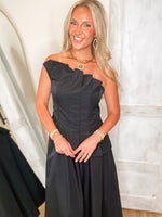 Load image into Gallery viewer, Reserved Party Black Strapless Midi Dress
