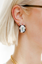 Load image into Gallery viewer, Screwback Stud Earrings - Paloma Pear Gold
