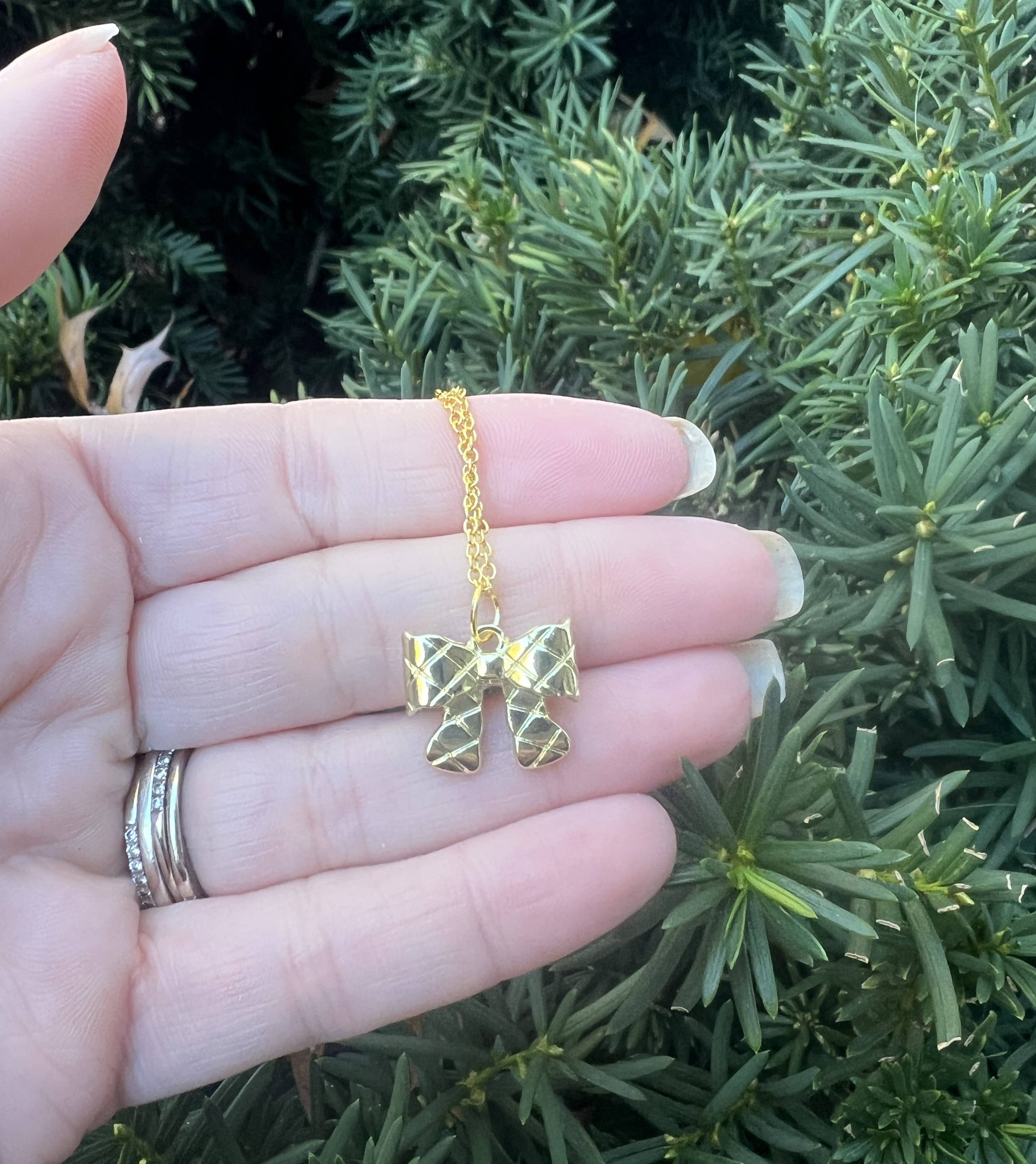 Gold Quilted Bow Necklace Holidays