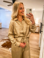 Load image into Gallery viewer, Don&#39;t Mind Gold Metallic Button Down Blouse
