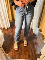 Load image into Gallery viewer, Brooke High Rise Light Wash Cropped Judy Blue Denim
