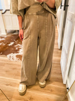 Load image into Gallery viewer, Drifting Through Washed Wide Leg Mocha Pants
