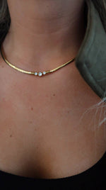 Load image into Gallery viewer, JULIANNA NECKLACE
