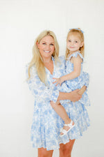 Load image into Gallery viewer, Screwback Stud Earrings - Cooper Clear Gold
